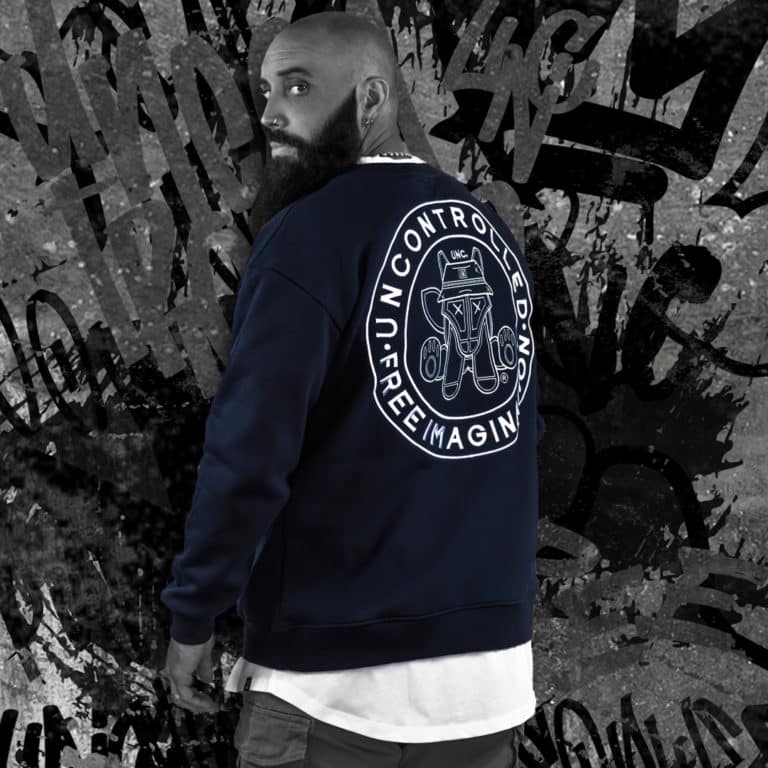 Uncontrolled - T-shirts graphiques - oversize