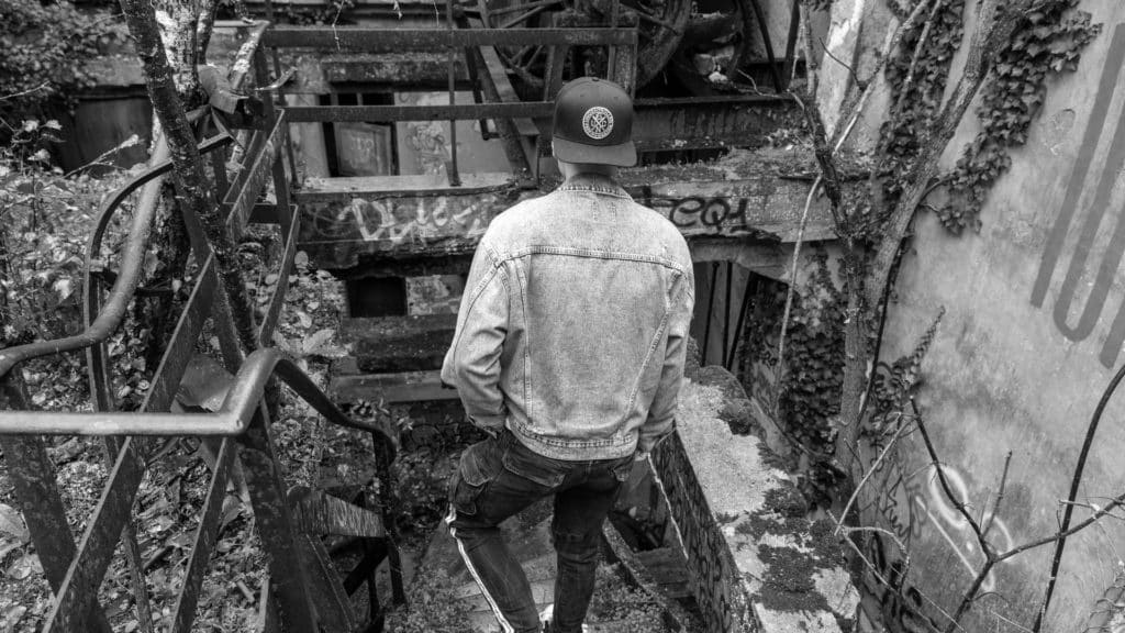 casquette uncontrolled avec patch brodé