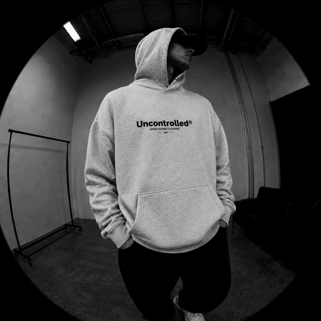 Hoodie oversize UNC Basic face gris chine studio mannequin